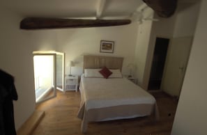 3 bedrooms, iron/ironing board, travel cot, free WiFi