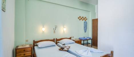 1 bedroom, iron/ironing board, internet, bed sheets