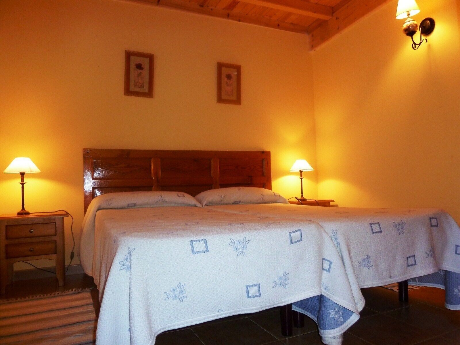 "La Higuera and El Nogal" 12 places with La Aldehuela Pool (Avila) Gredos