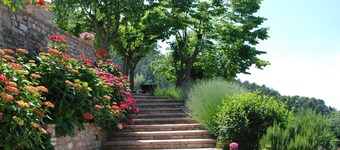 HOLIDAY HOME "L'OASI" IN ASSISI - Private entrance, Garden with swimming pool