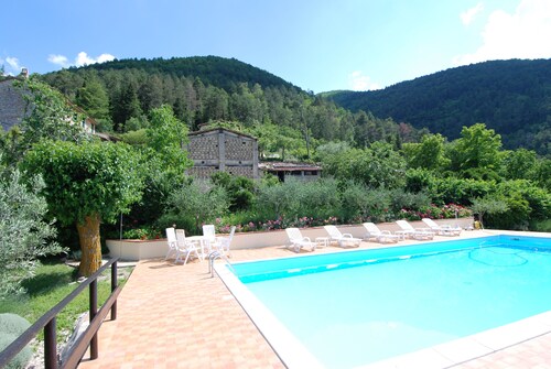HOLIDAY HOME "L'OASI" IN ASSISI - Private entrance, Garden with swimming pool