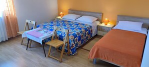 1 bedroom, free WiFi, bed sheets