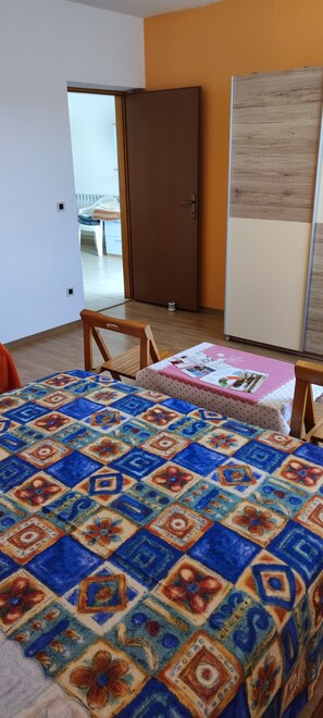 Interior - Apartment for 3 people near beach, bike trails (Rovinj)