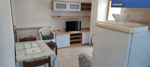Interior - Apartment for 3 people near beach, bike trails (Rovinj)