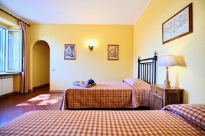 4 camere, ferro/asse da stiro, culla da viaggio, Wi-Fi gratuito