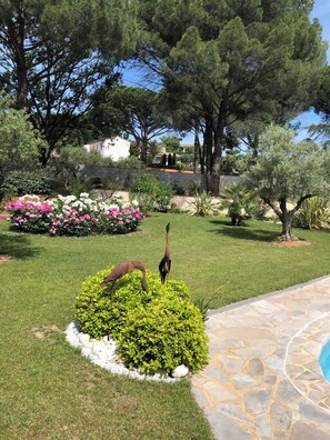 Property grounds - Villa golfe de St Tropez, quiet comfortable, bungalow 6 pers (Cogolin)