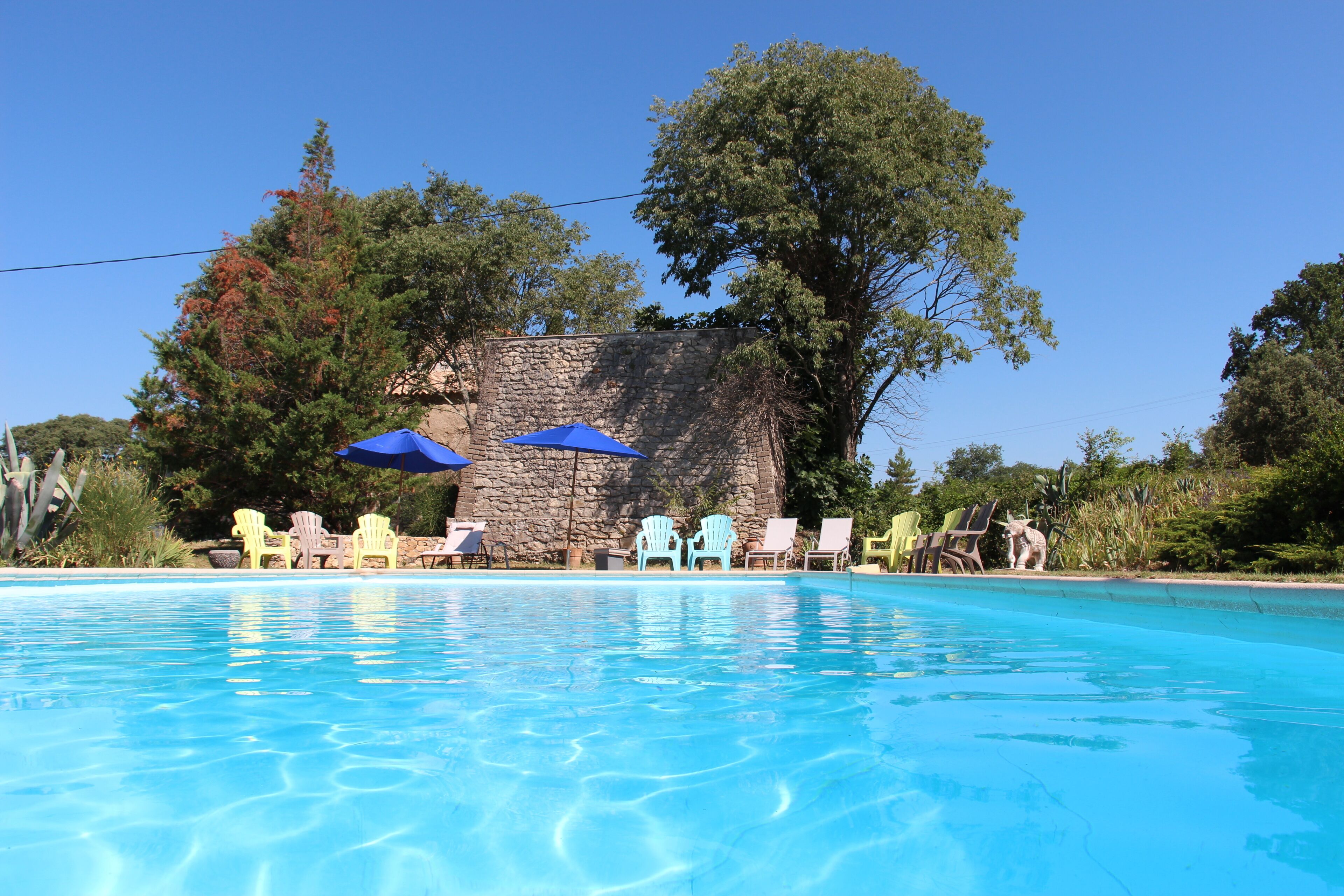 Charming cottage with XXL pool and river in horse farm