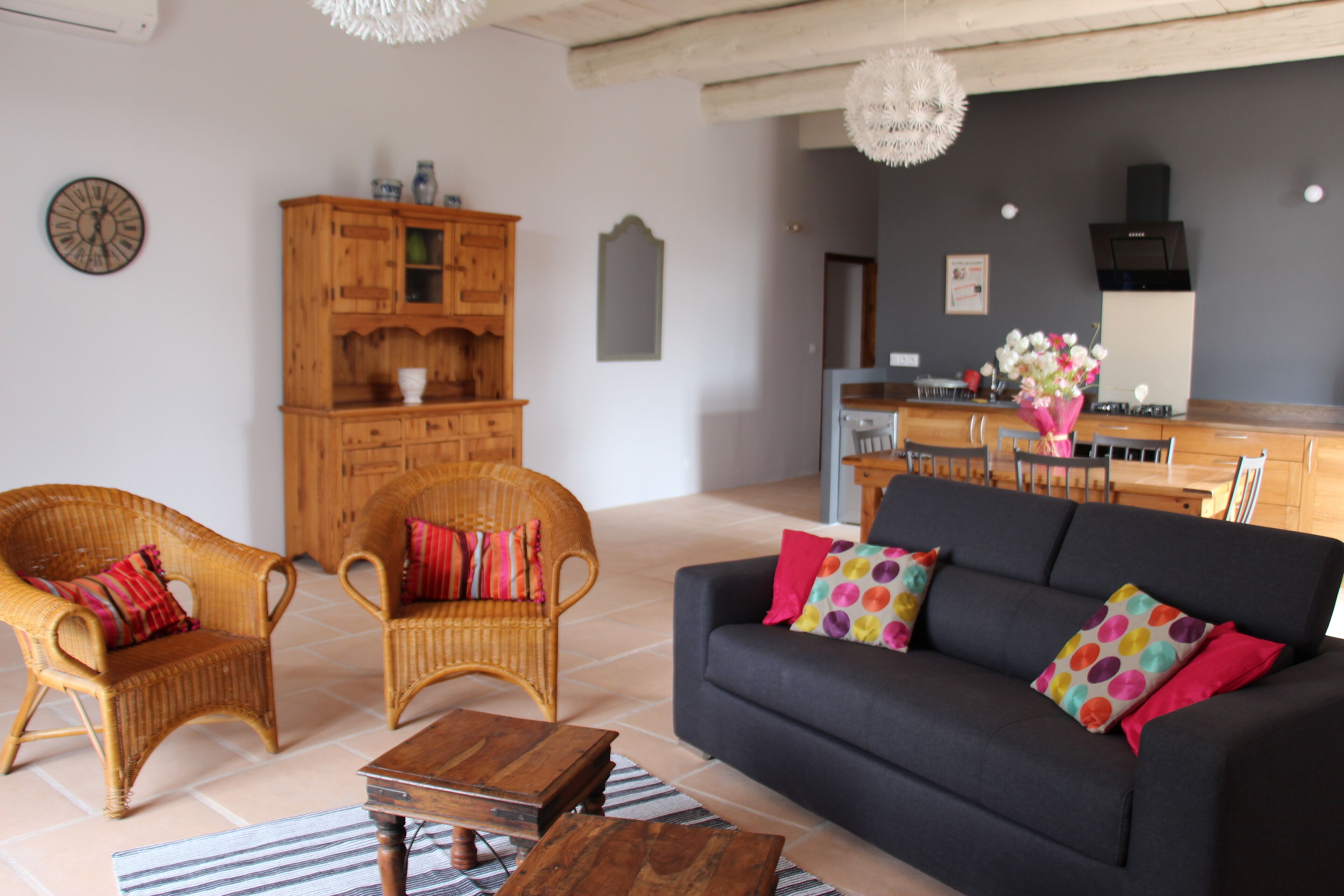 Charming cottage with XXL pool and river in horse farm