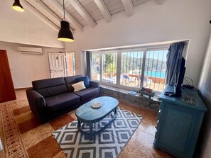Living area - Villenpark Playa Arena KIWI loft with beautiful sea view (Lloret de Mar)
