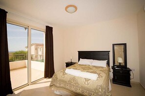 3 عدّة غرف نوم ومكواة/لوح كي وواي فاي مجانًا وملاءات أسرّة