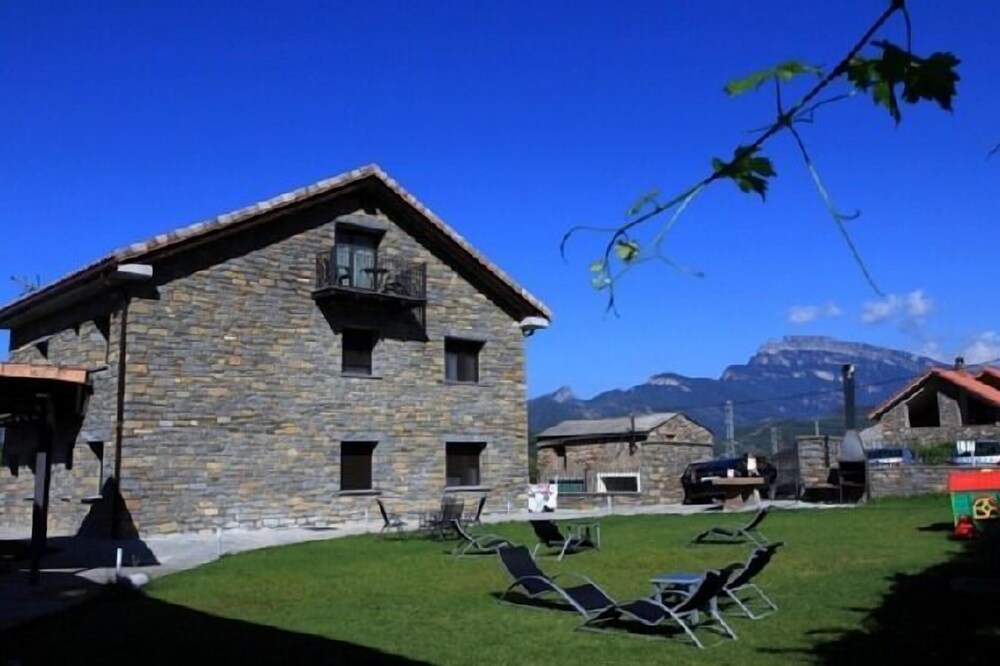 Puerta de Ordesa Apartamentos for 4 people