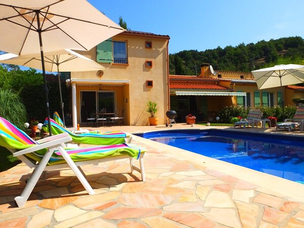 屋外プール、サンラウンジャー