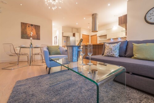 Hampden Apartments - Catherine