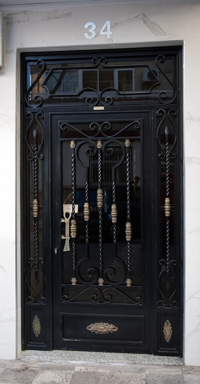 Apartment very central and very well connected.