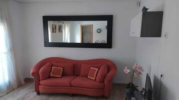 Een smart-tv en een stereo
