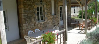 Le Chataignier, Gîtes de Peyrounou. Holidays, fait à la main