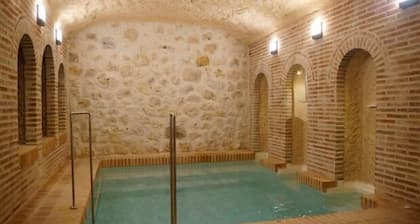 Houses of Valois for 4 people