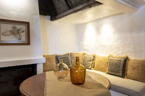 Interior - Relaxation and tranquility. ET-E-0199 (Santa Eularia Des Riu)