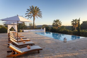 Pool - Relaxation and tranquility. ET-E-0199 (Santa Eularia Des Riu)