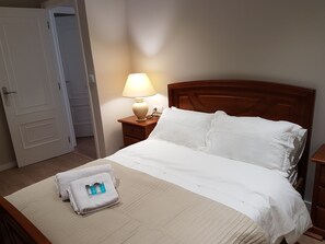 3 chambres, accĂšs Internet, draps fournis