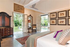 4 bedrooms, in-room safe, iron/ironing board, free WiFi