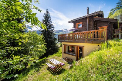 Chalet Cuckoo, Romantic Alpine Getaway. Val d'Anniviers, Valais, Switzerland