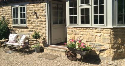 Well appointed, rural village getaway, close to Malton, York and the East Coast