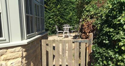 Well appointed, rural village getaway, close to Malton, York and the East Coast