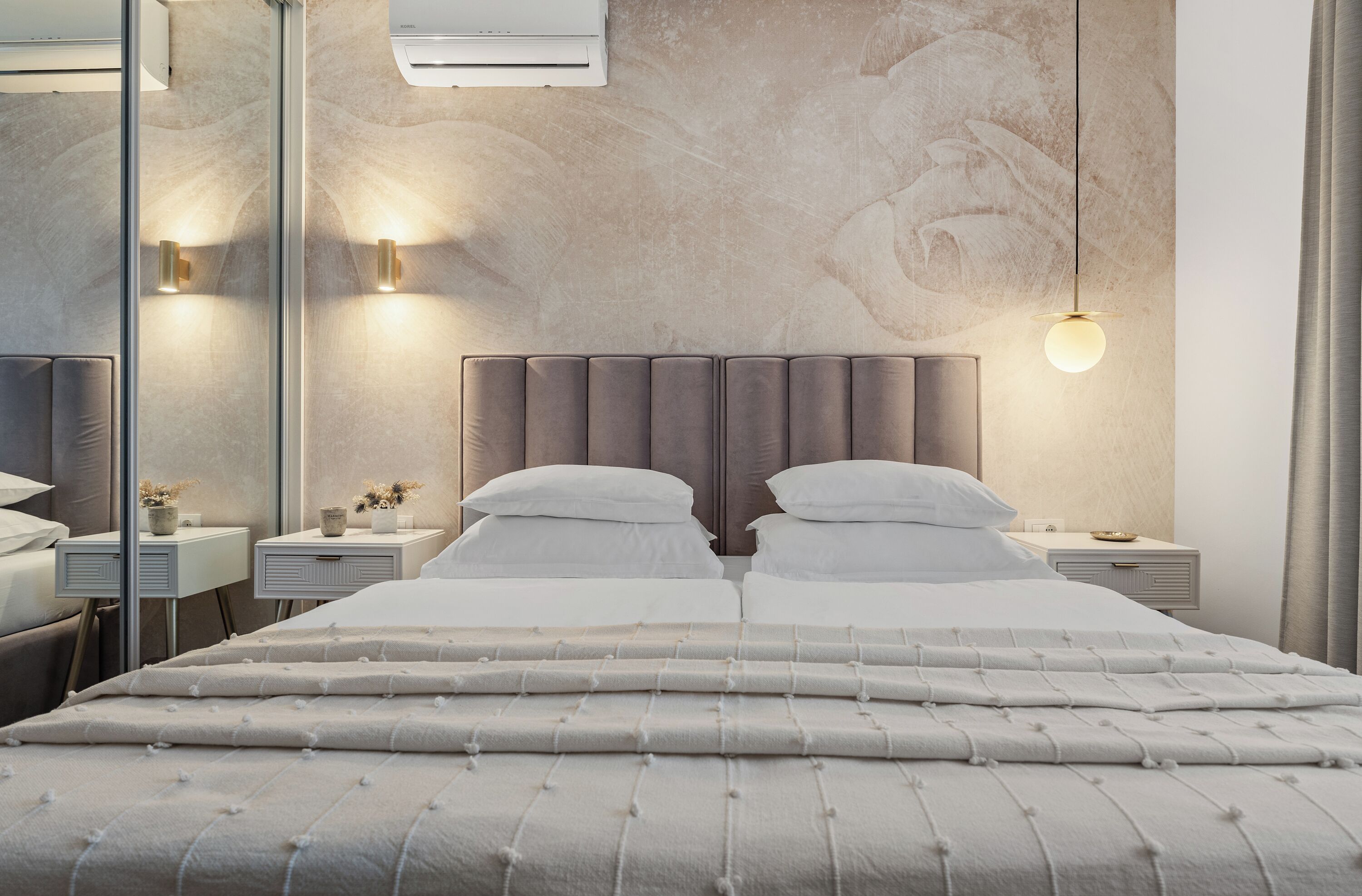 2 bedrooms, desk, iron/ironing board, travel crib