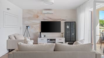 Smart TV, video games, DVD player