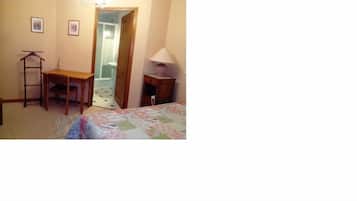1 slaapkamer, een bureau, gratis wifi, beddengoed