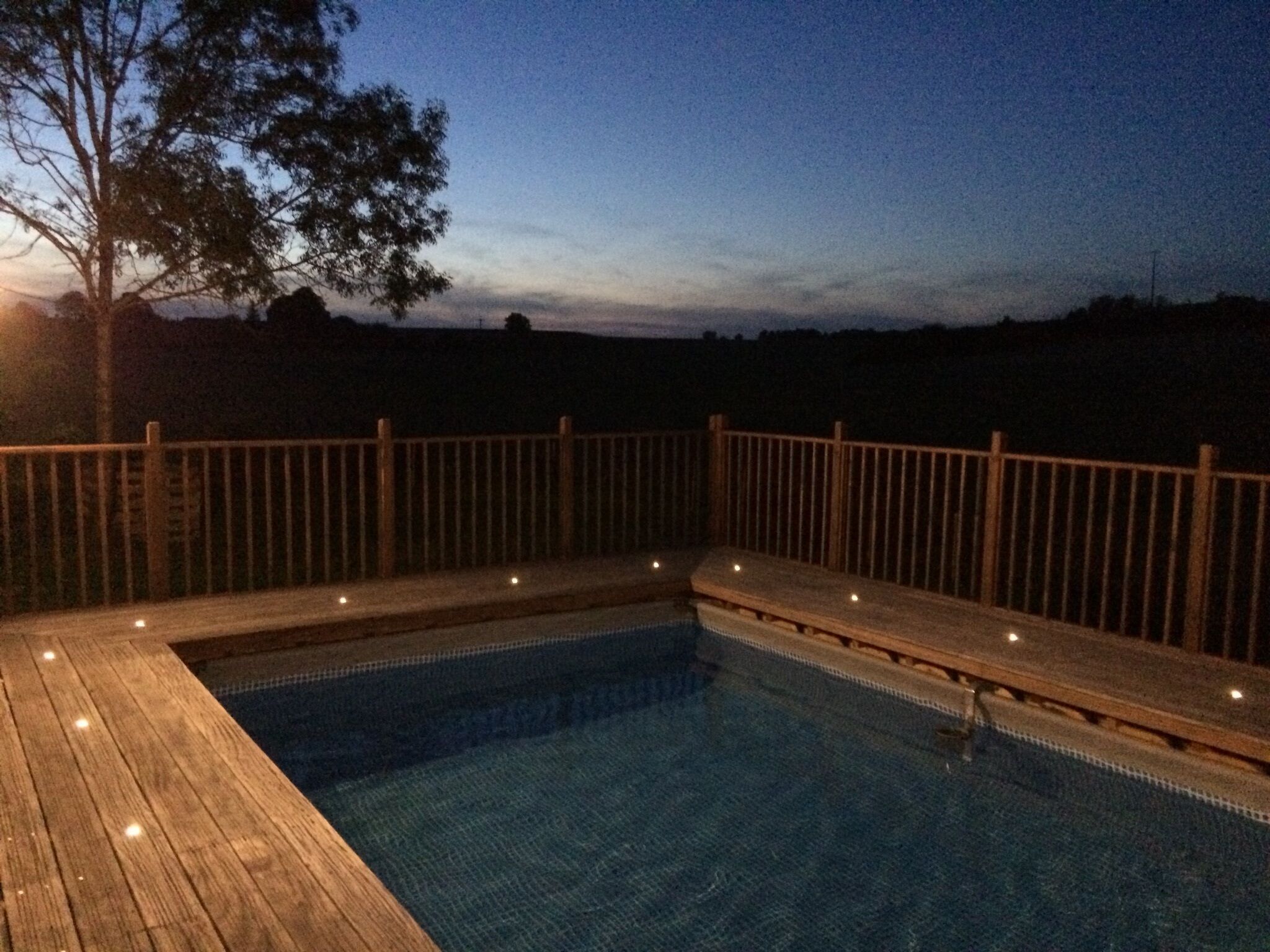 Quaint 2-bed cottage with brand new pool.