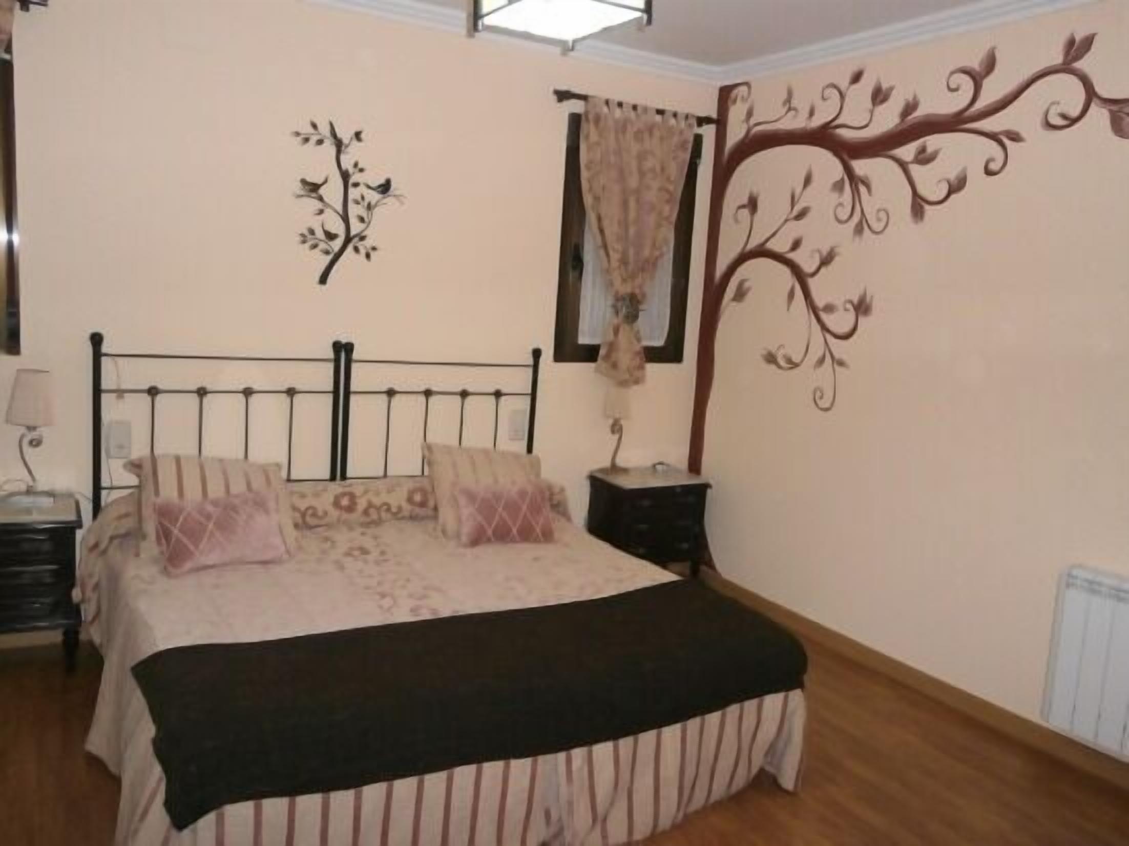 4 slaapkamers, een bureau, gratis wifi, beddengoed