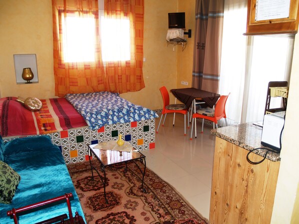 1 bedroom, free WiFi, bed sheets - Charming studio in Mahdia Ville (Mahdia)