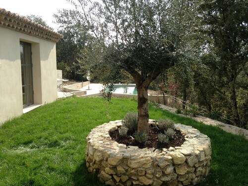 Gîte à la ferme sur domaine équestre / piscine