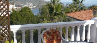 chalet bougainvillea sea view 500 m. from the beach available wifi