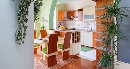 Geräumige 92m2 Wohnung in bester Lage. Gemütlich. Fühlen Sie sich wie zu Hause.