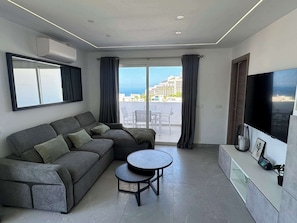 TV - Sunset Bay 45 - Two Bed (Costa Adeje)