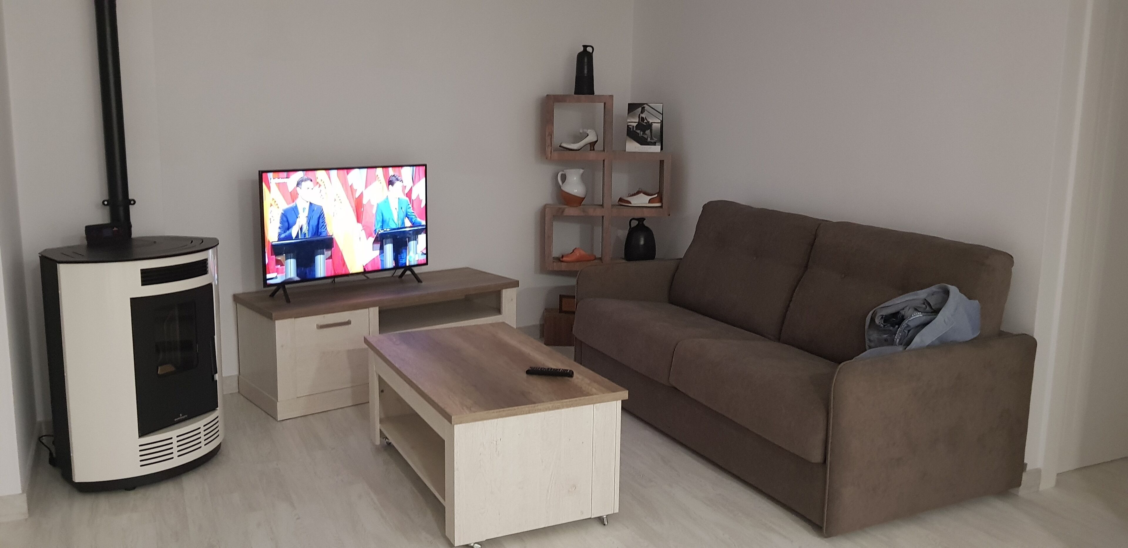 MIRADORES DEL ISASA - VIURA-NEOSENS STUDIO APARTMENT