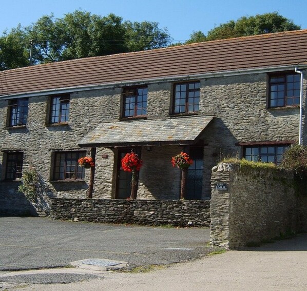 Exterior - Paddock Cottage, Trimstone Manor Cottages (North Devon)