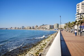 Beach - Ref: 271 Beautifully corner apartment on the sea front with sea views (Fuengirola)