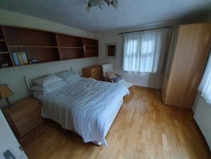 3 habitaciones, tabla de planchar con plancha y wifi gratis 