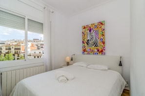 1 chambre, fer et planche à repasser, Wi-Fi gratuit, draps fournis