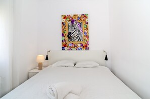 1 habitación, tabla de planchar con plancha, wifi gratis y ropa de cama 