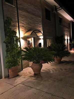 Exterior detail - "MOTTOLA APARTMENT" Suite 200 mt from the sea (Tropea)