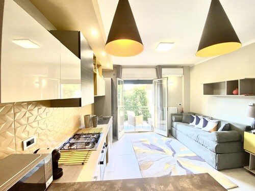 "MOTTOLA APARTMENT" Suite 200 mt from the sea