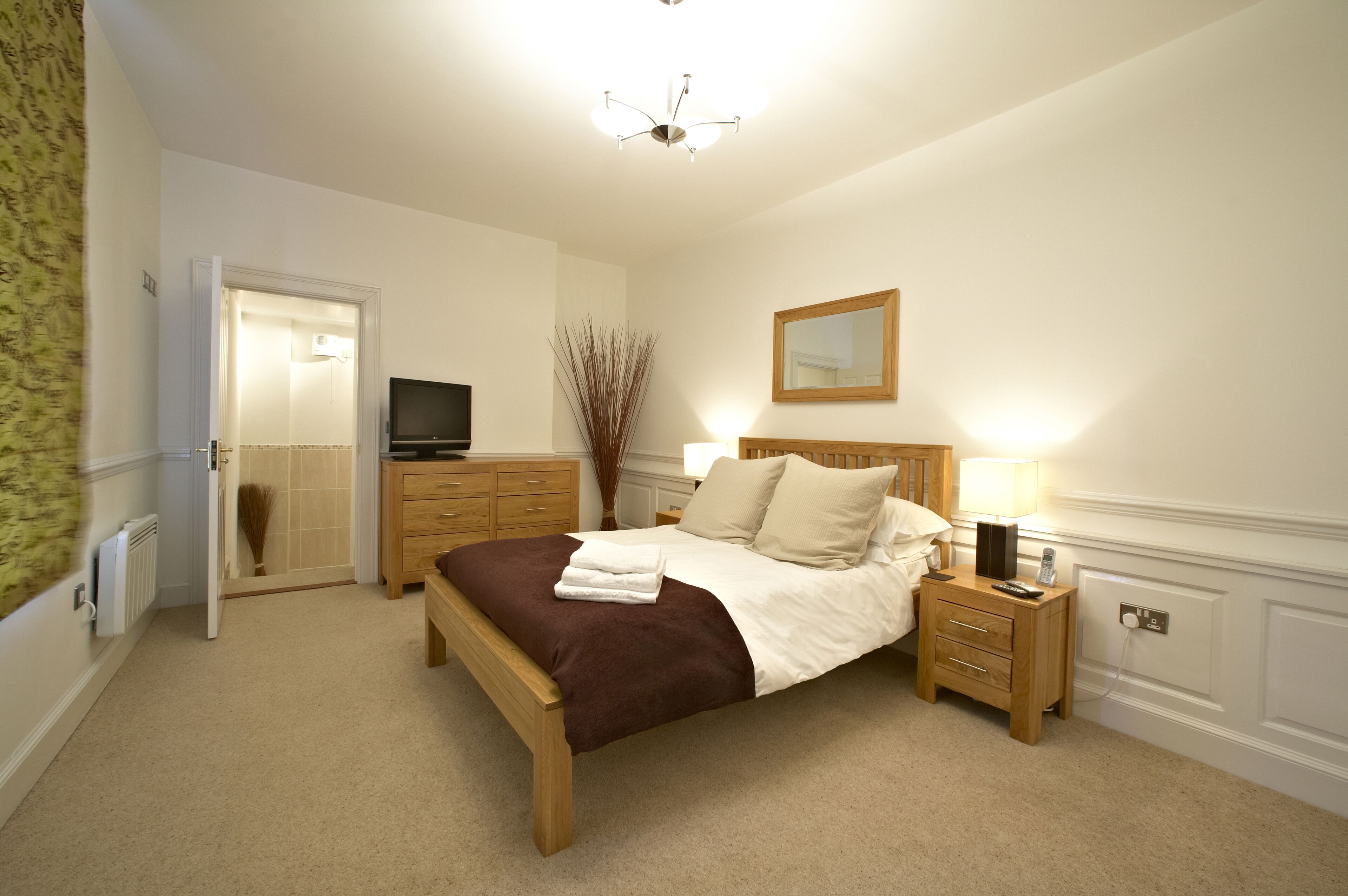 Fab Grade II lstd 1 Bed apt w/pkg Old Town Swindon