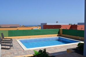 Piscine extérieure, piscine chauffée
