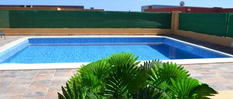 Piscine extérieure, piscine chauffée