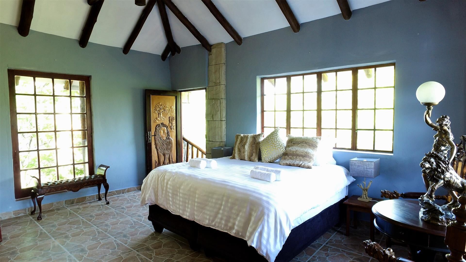 Boutique Lodge in a conservation park by Kruger National Park